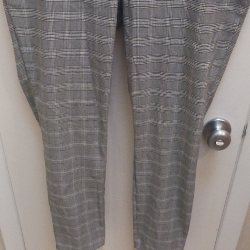Elegant Women's Gray Plaid Cropped Pants NWT - Picture 5 of 8